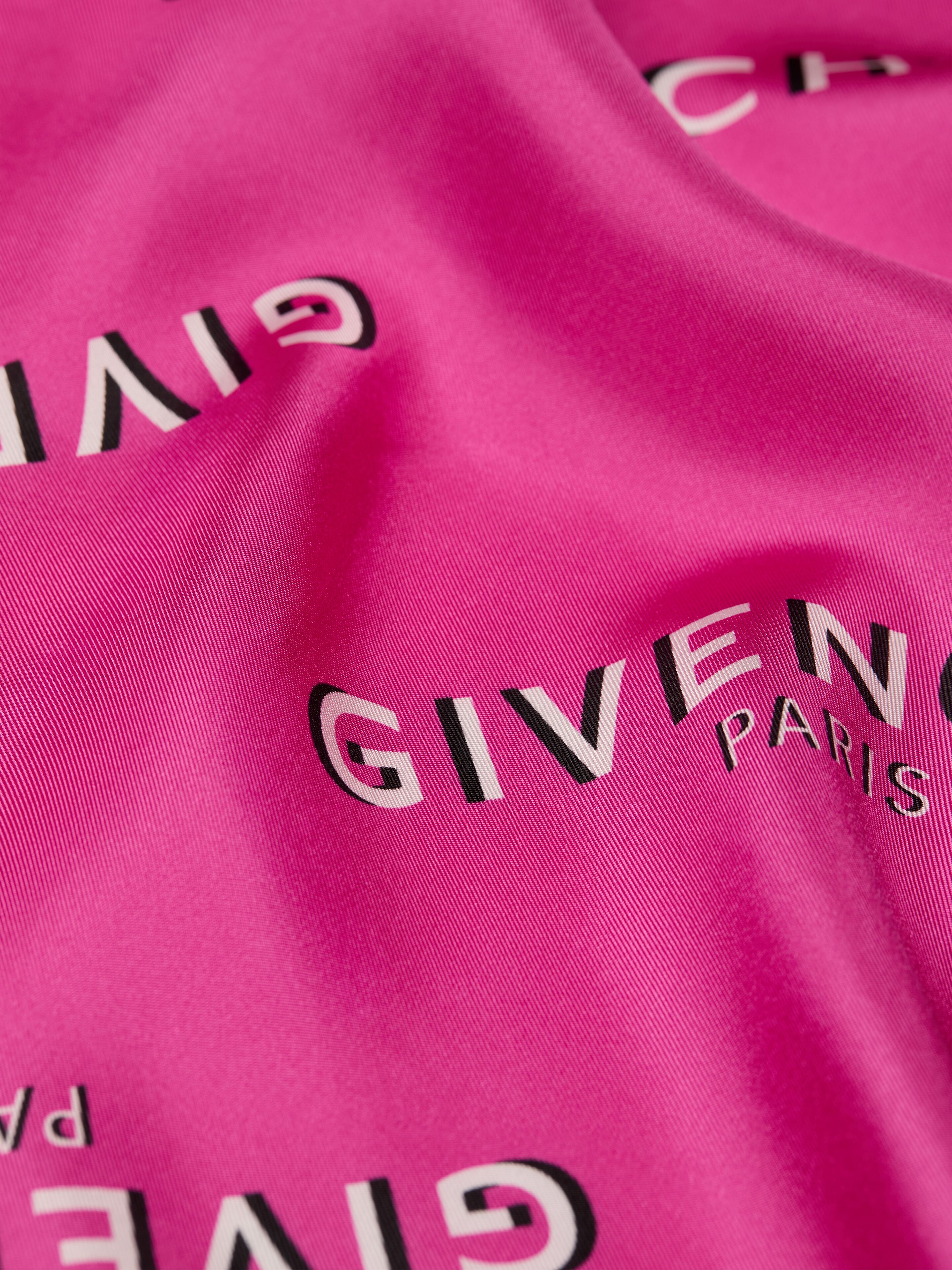 GIVENCHYシャドゥ シルク スモール スカーフ